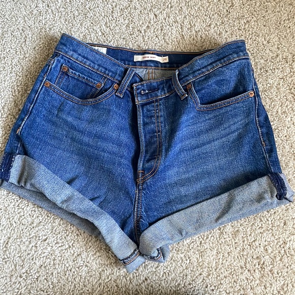 Levi's Pants - Levi’s button Fly Cuffed Wedgie Short